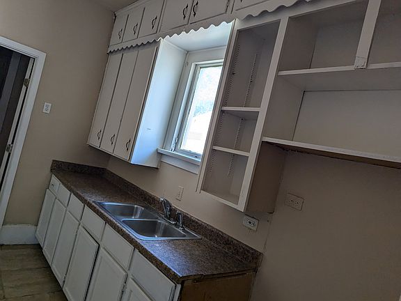 5th image of 2407 Market Ave Suite 103