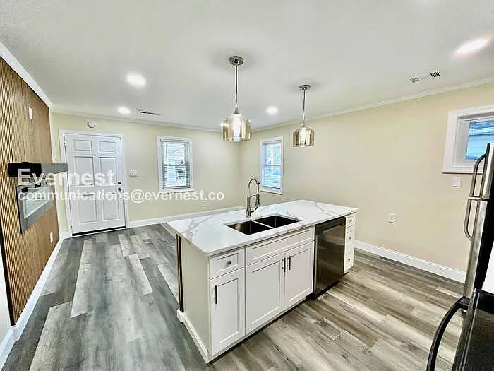 1000 Hill St SE #A — Photo 5