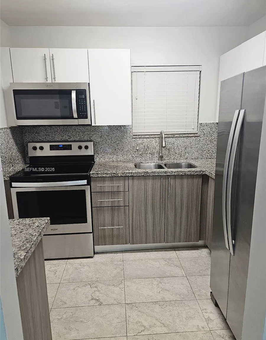 Villas Of Miami Lakes Con — Photo 3