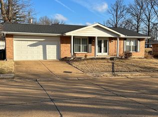 11011 Fawnhaven Dr, Saint Louis, MO 63126
