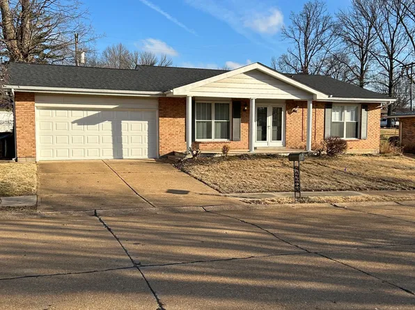 11011 Fawnhaven Dr, Saint Louis, MO 63126