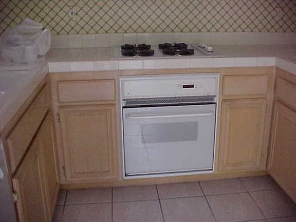 2nd image of 403 Sanibelle Cir Unit 17