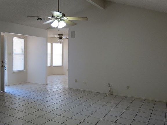 3rd image of 2733 McGill Blvd