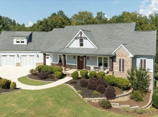 617 Skyland Dr, Hoschton, GA 30548