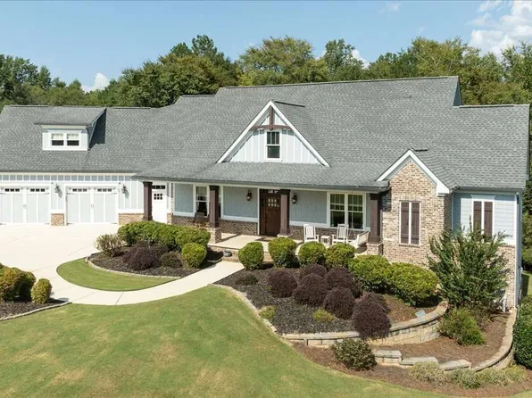 617 Skyland Dr, Hoschton, GA 30548