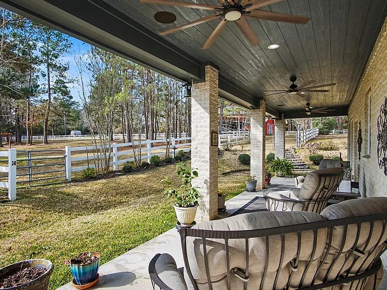 15569 Crown Oaks Dr — Photo 37