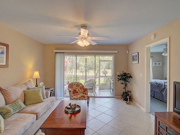 4th image of 241 Robin Hood Cir Unit 102