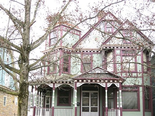 2nd image of 163 W Washington St