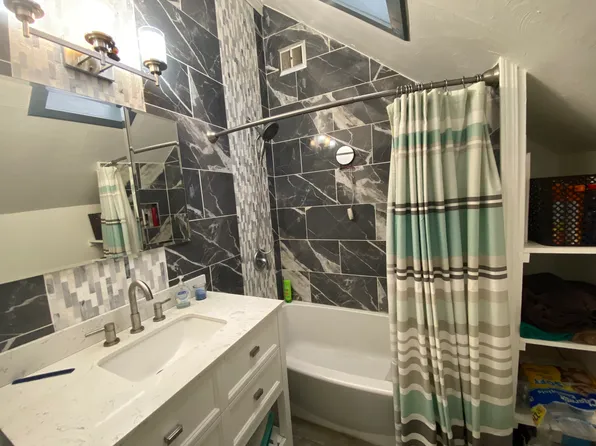 321 Amabell St APT 3, Pittsburgh, PA 15211