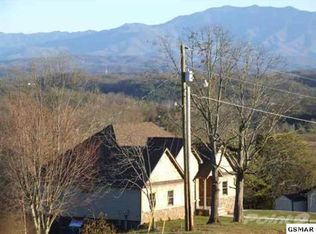 1115 Vista Dr, Sevierville, TN 37862
