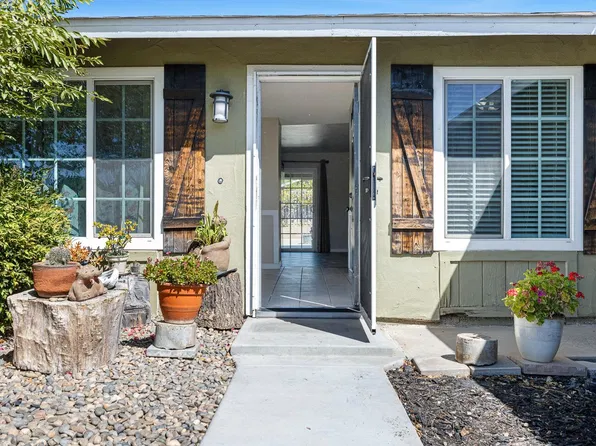 1301 E Kennedy St, Madera, CA 93638