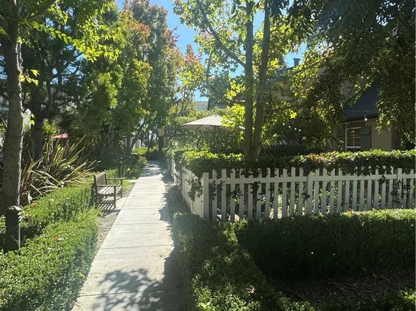 12 Three Vines Ct, Ladera Ranch, CA 92694