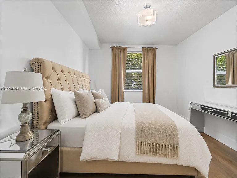 17145 N Bay Rd #4311 — Photo 5