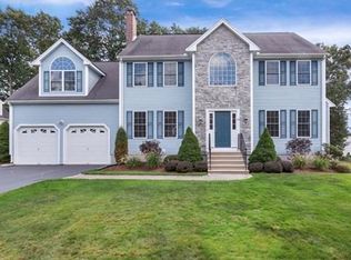 69 Meadowbrook Rd, Franklin, MA 02038