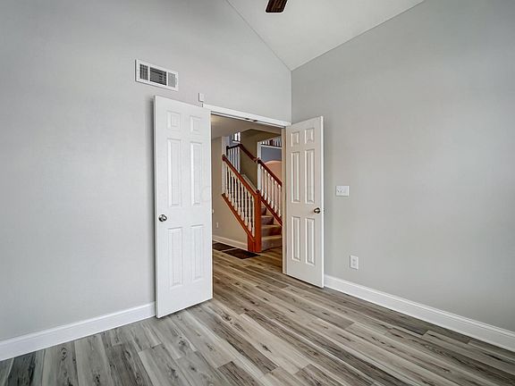 5th image of 5884 Lakeview Dr