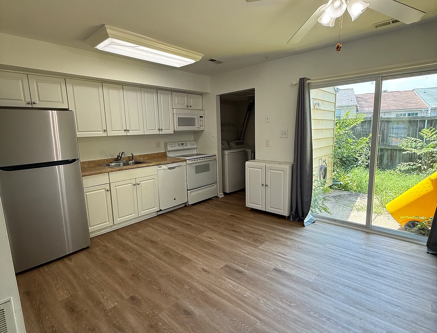 6407 Continental Dr - 1 — Photo 3