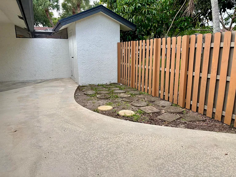 23343 SW 54th Way #A — Photo 4