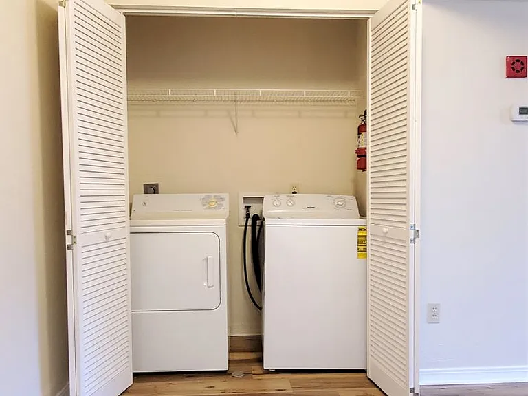2360 SW Archer Rd #208 — Photo 7