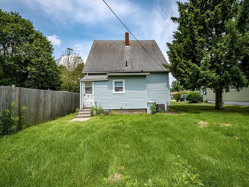 2nd image of 545 Hovey St