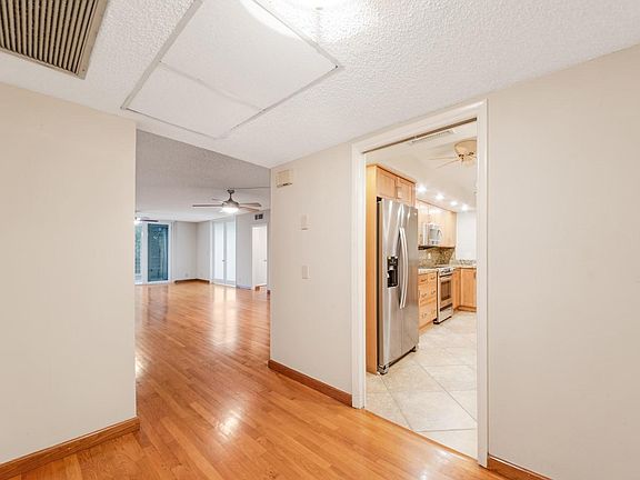 2nd image of 821 Cypress Blvd APT 406
