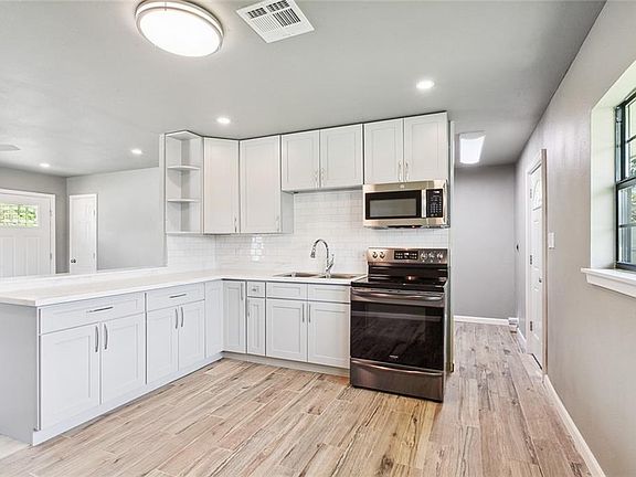 2nd image of 121 Rosalie Dr