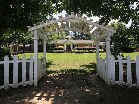 3rd image of 544 Richland Cir