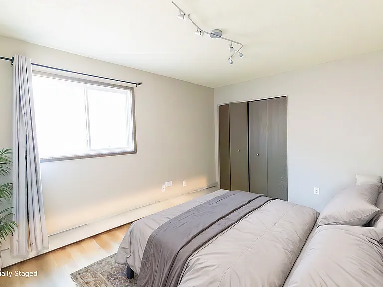 832 4a St NE — Photo 5
