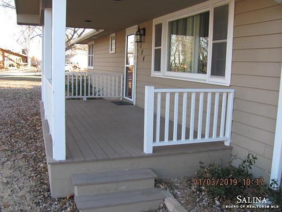 4th image of 604 N Putnam St
