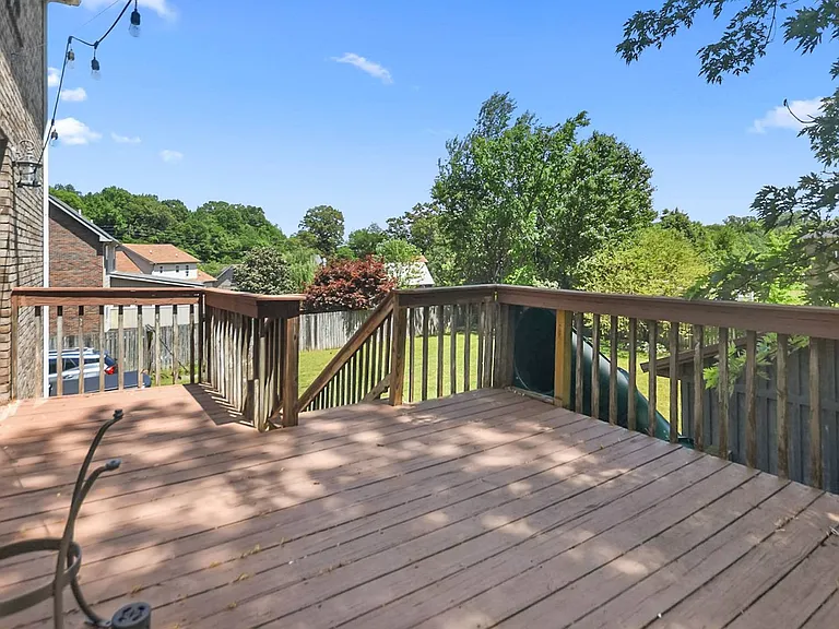 506 Brentwood Cir — Photo 19