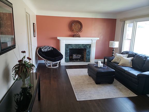 5th image of 22330 Benjamin St