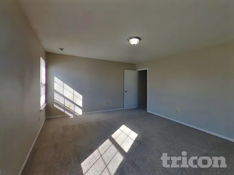 4244 Village Trace Dr — Photo 9