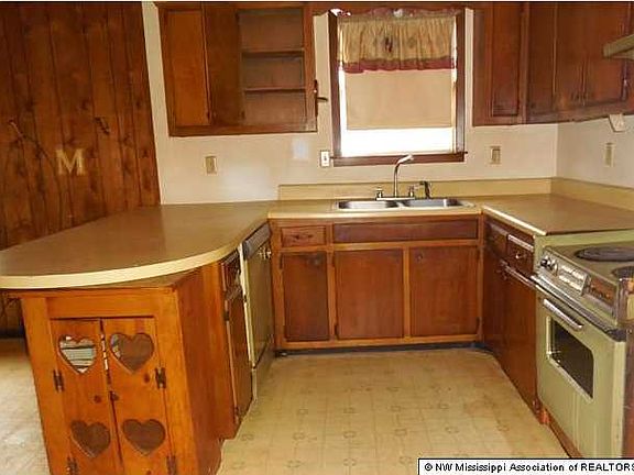 3rd image of 2799 Briarwood Dr