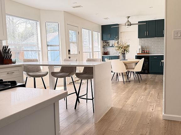 4th image of 625 Hawthorn Ln