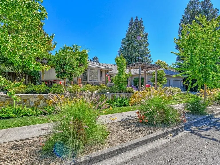 3489 Westminster Way — Photo 3
