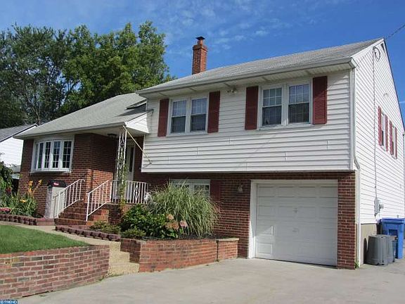2nd image of 216 S Woodstock Dr