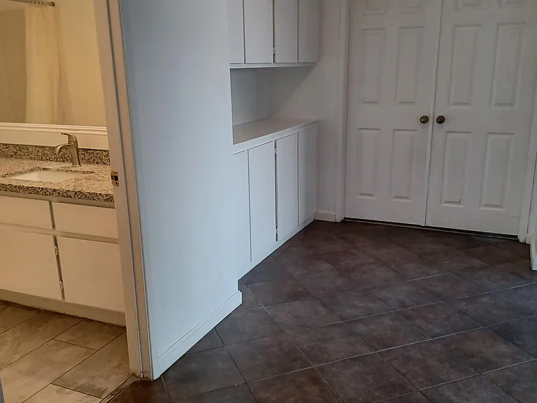 Pueblo Rd — Photo 15