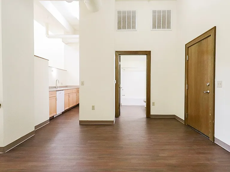 East High Apartments — Photo 118