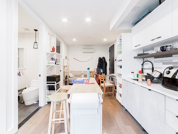 3rd image of 806 Saint Johns Pl #5F