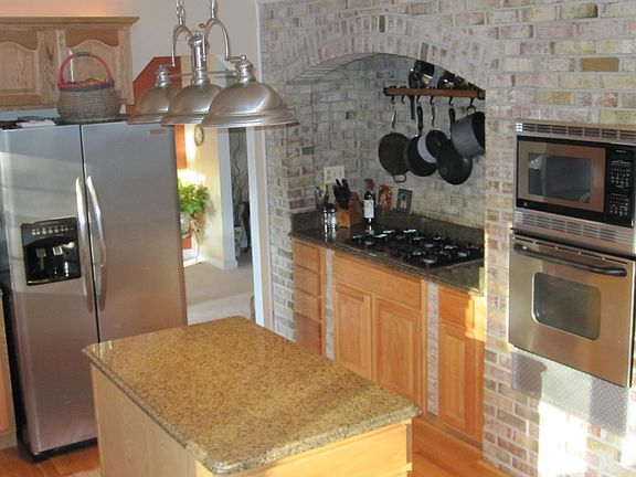 4th image of 15802 Edgewood Dr