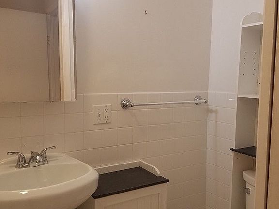 3rd image of 3030 Steiner St