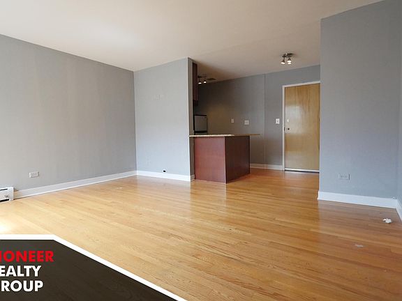 5th image of 625 W Wrightwood Ave APT 514