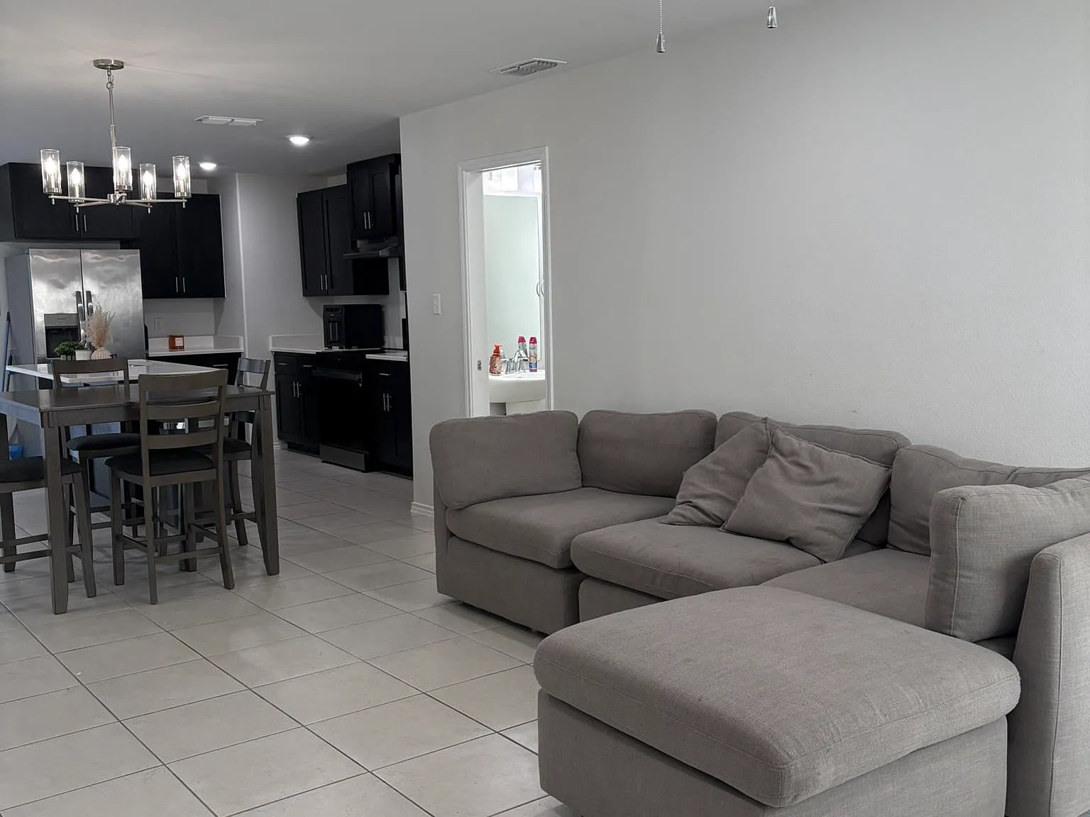 2 bed, 2.5 bath, 1154 sqft, $1,550 — Photo 4