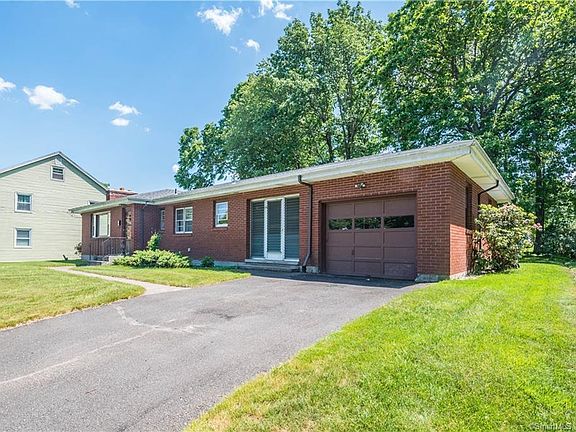 2nd image of 24 Skylark Ct