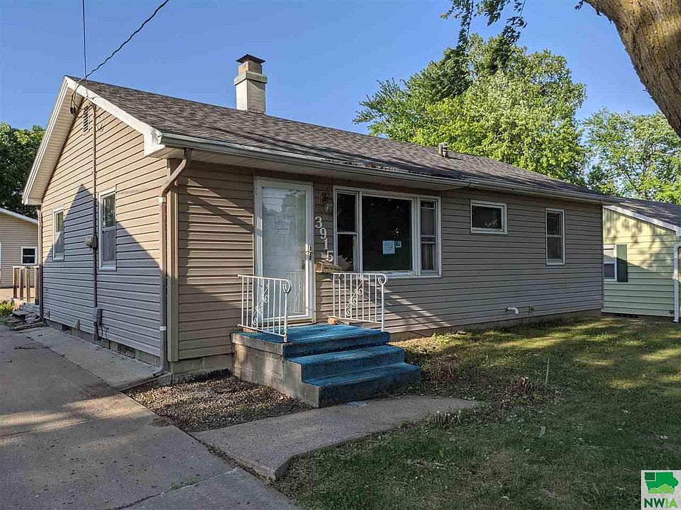 1st image of 3915 W 4th St