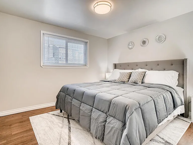 Cozy and comfortable 12" Thick Memory Foam King Bed
