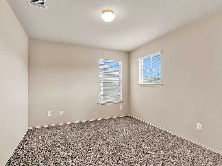 2119 Treasure Mountain Dr — Photo 23