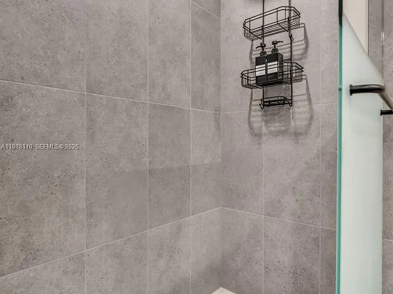 121 NE 5th St #902 — Photo 15