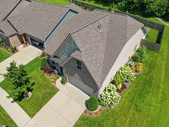 3rd image of 1076 Westgate Dr