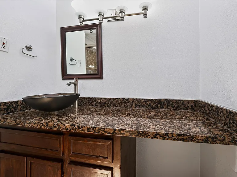 3271 Sul Ross St #20 — Photo 29