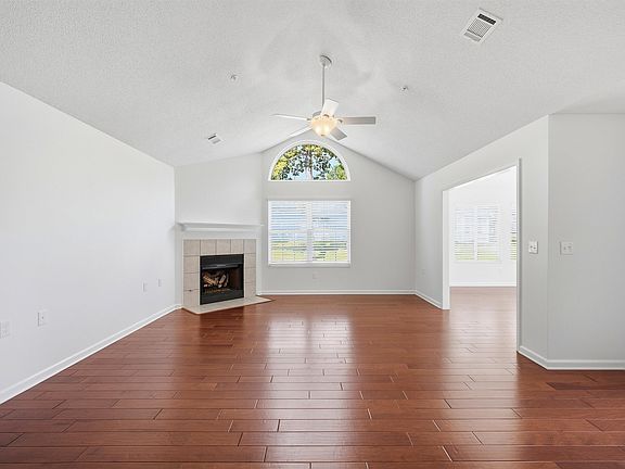 5th image of 261 Oak Club Ln #9